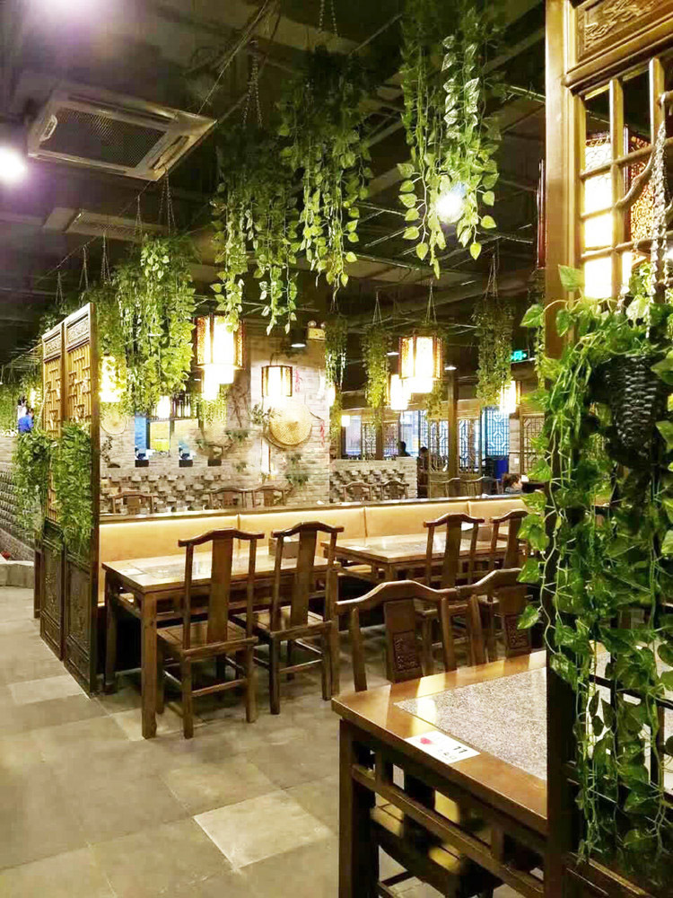 Giỏ lá cây nhân tạo treo tường trang trí phòng khách, nhà hàng, quán cà phê, spa