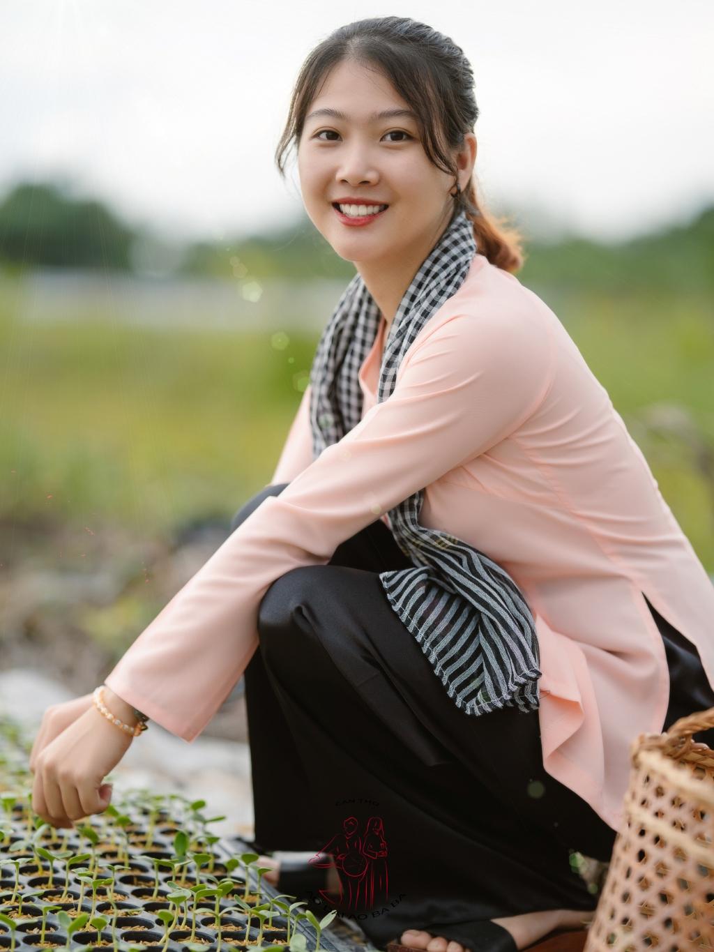 Bộ bà ba lụa hồng cam quần phi đen - Có bộ bà ba Bigsize- may sỉ bà ba toàn quốc - May bộ bà ba theo yêu cầu - Bộ bà ba, Bộ bà ba