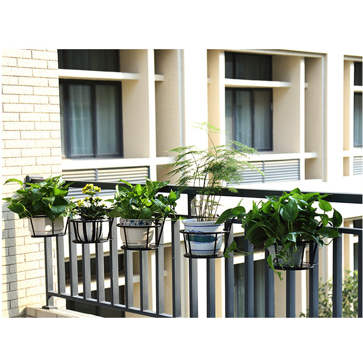 Set 2 giỏ sắt treo chậu cây , kệ để chậu hoa , cây cảnh , có móc treo ngoài ban công xinh xắn tiện lợi