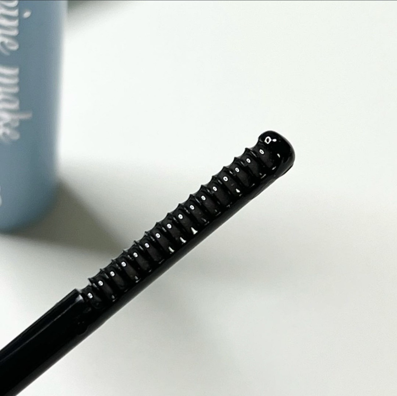 Mascara Tẩy Trang Và Làm Sạch Nhanh Làn Mi Kissme Heroine Make Speedy Mascara Remover 4mL