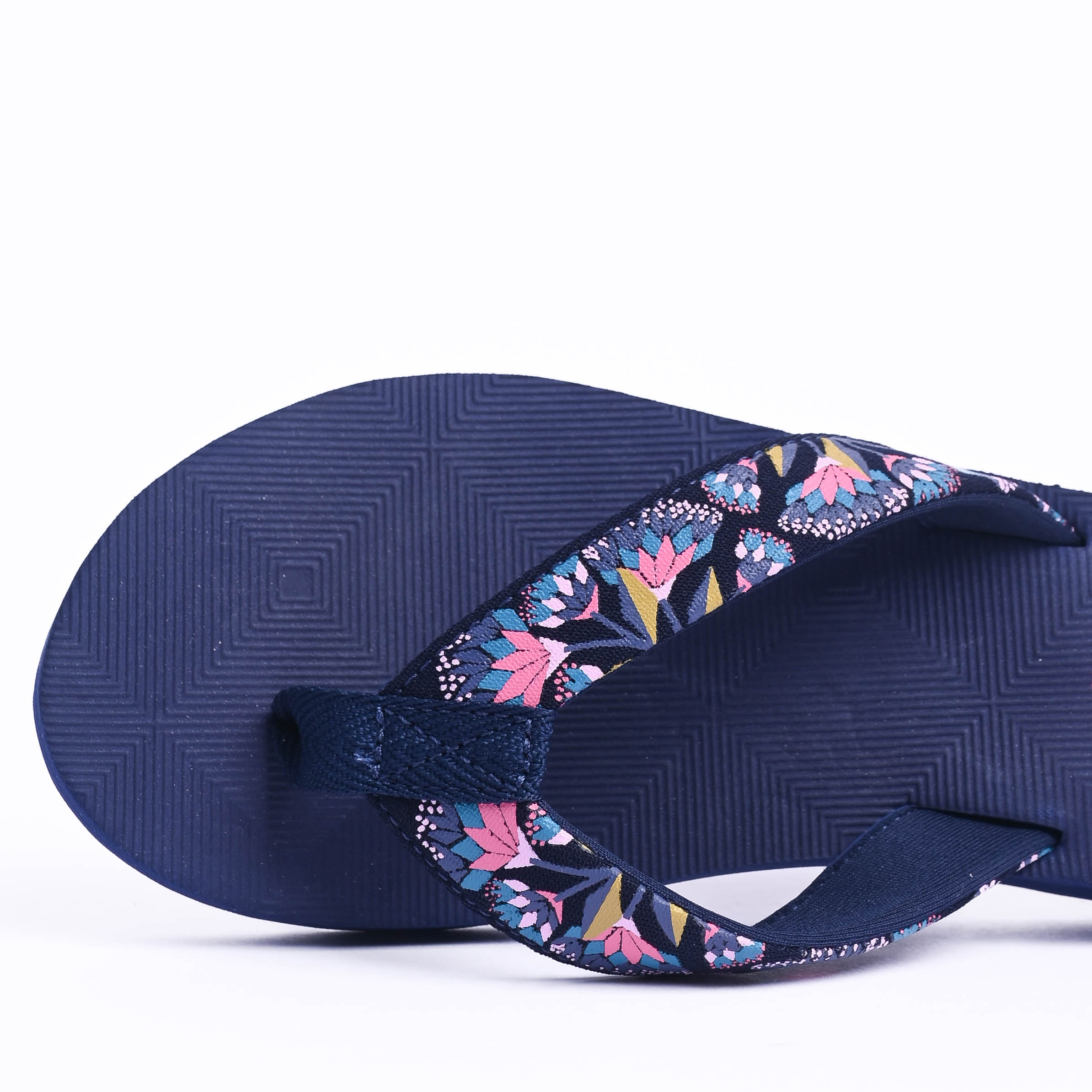 Dép quai kẹp Bitis nữ (35-39)