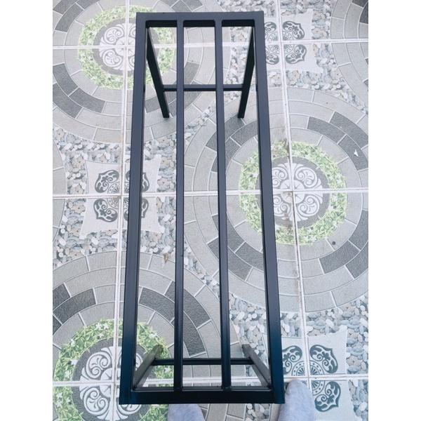 Kệ thép Dài 70cm.Rộng 25cm. Cao 40cm. 4 chaan 2 giang Hộp thép 20*20mm