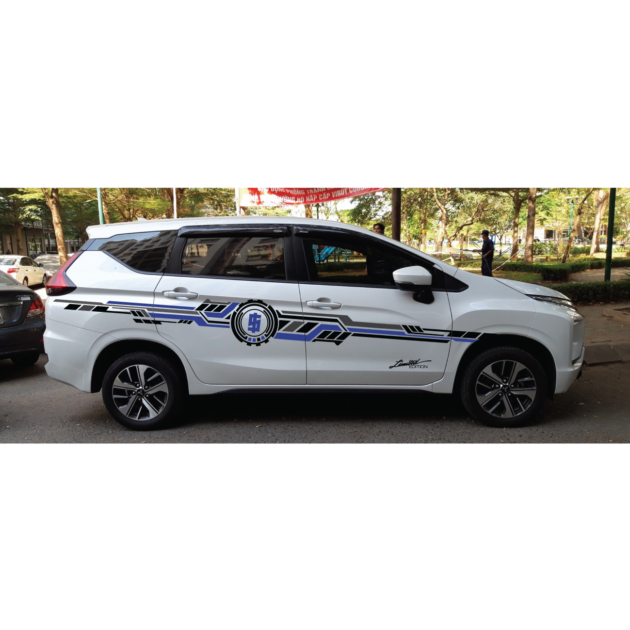 Tem xe oto, tem trang trí cho xe Xpander, xe thể thao WRAP 12 KT 370x39cm