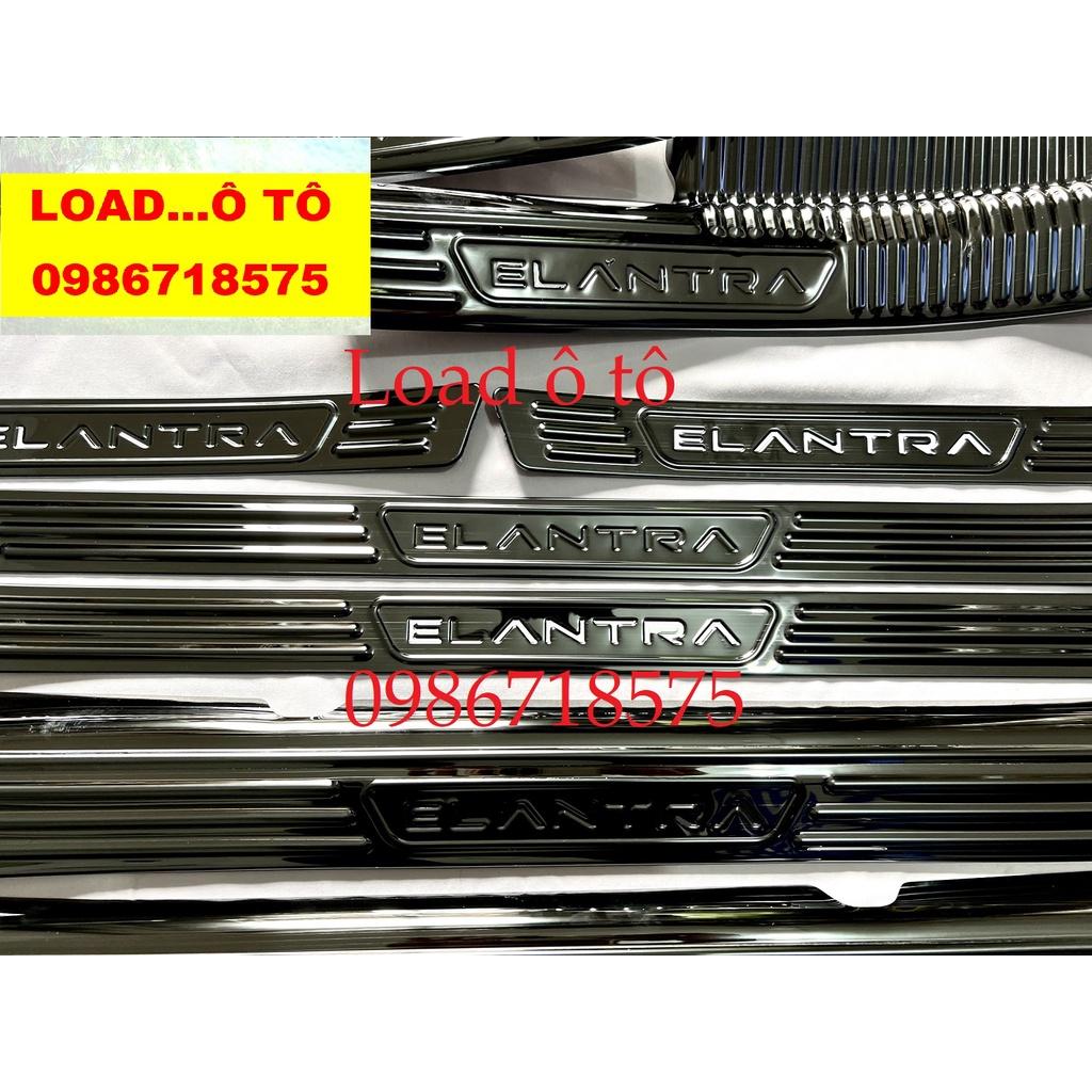 Ốp Bậc Chân, Nẹp Bước Chân Xe Huyndai Elantra 2023-2018 Mẫu Titan Xước Cao Cấp Nhất Thị Trường