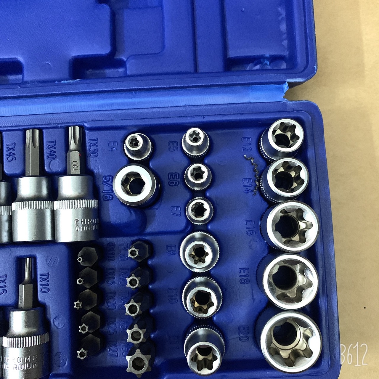 Bộ khẩu E 34 chi tiết CHUYÊN DỤNG vặn các loại bulong, ốc vít ĐẶC BIỆT
