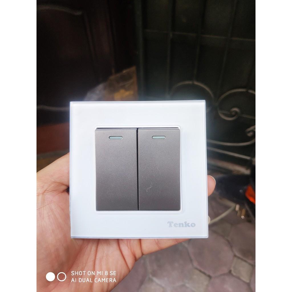 Công Tắc Âm Tường Mặt Kính Cường Lực 2 Nút Bấm TK-F71-D-02 White Mode