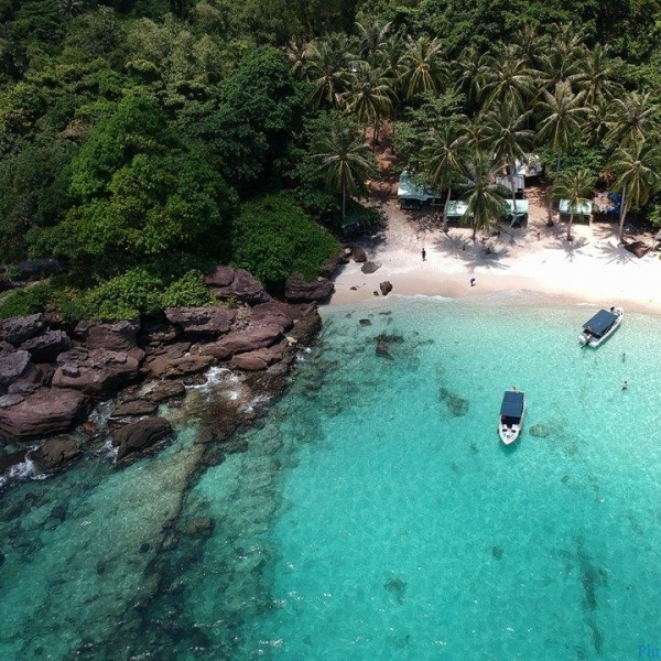 Tour Phú Quốc 3N2Đ - Suối Tranh - VinPearlLand - Cáp Treo Hòn Thơm - Aquatopia Water Park - Sunset Sanato - Dinh Cậu - Dinh Bà- Chùa Sùng Hưng Cổ Tự - Trúc Lâm Thiền Viện Hộ Quốc.