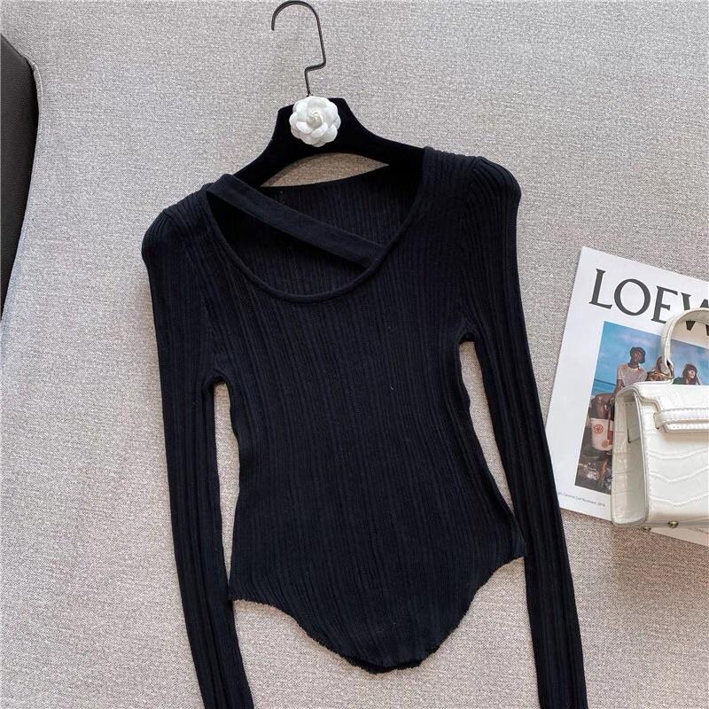 Áo croptop len mỏng cổ tròn chéo dây vạt bầu