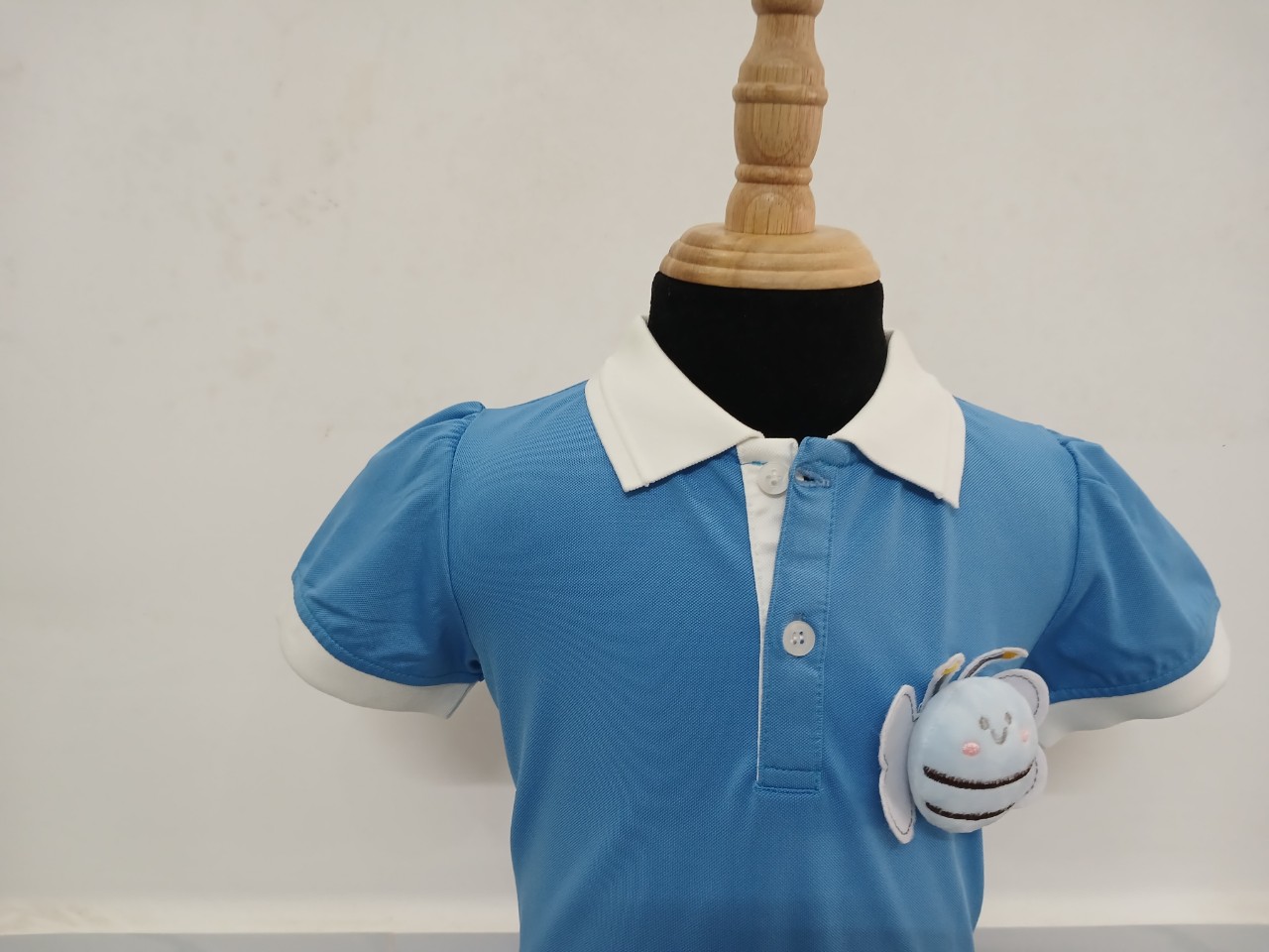 ĐẦM BÉ GÁI POLO XANH BIỂN BEE BÈO LAI