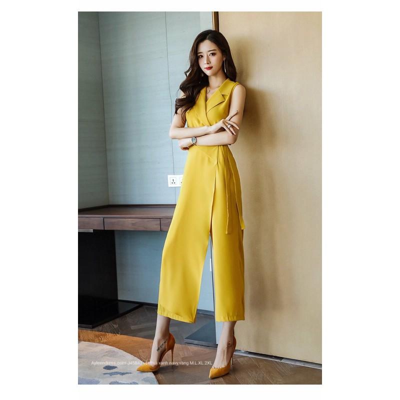 Jumpsuit ống rộng cổ vest cột dây eo sát nách