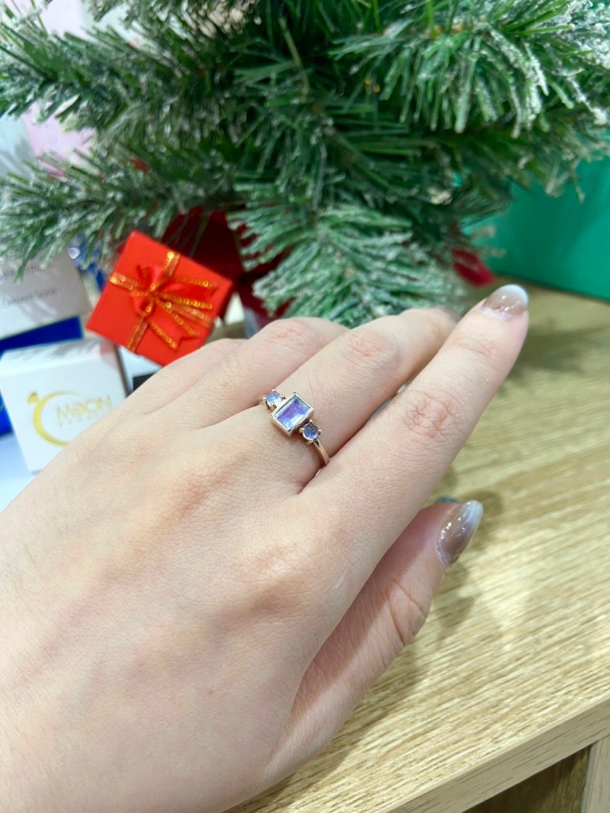 Nhẫn Đính Đá Moonstone