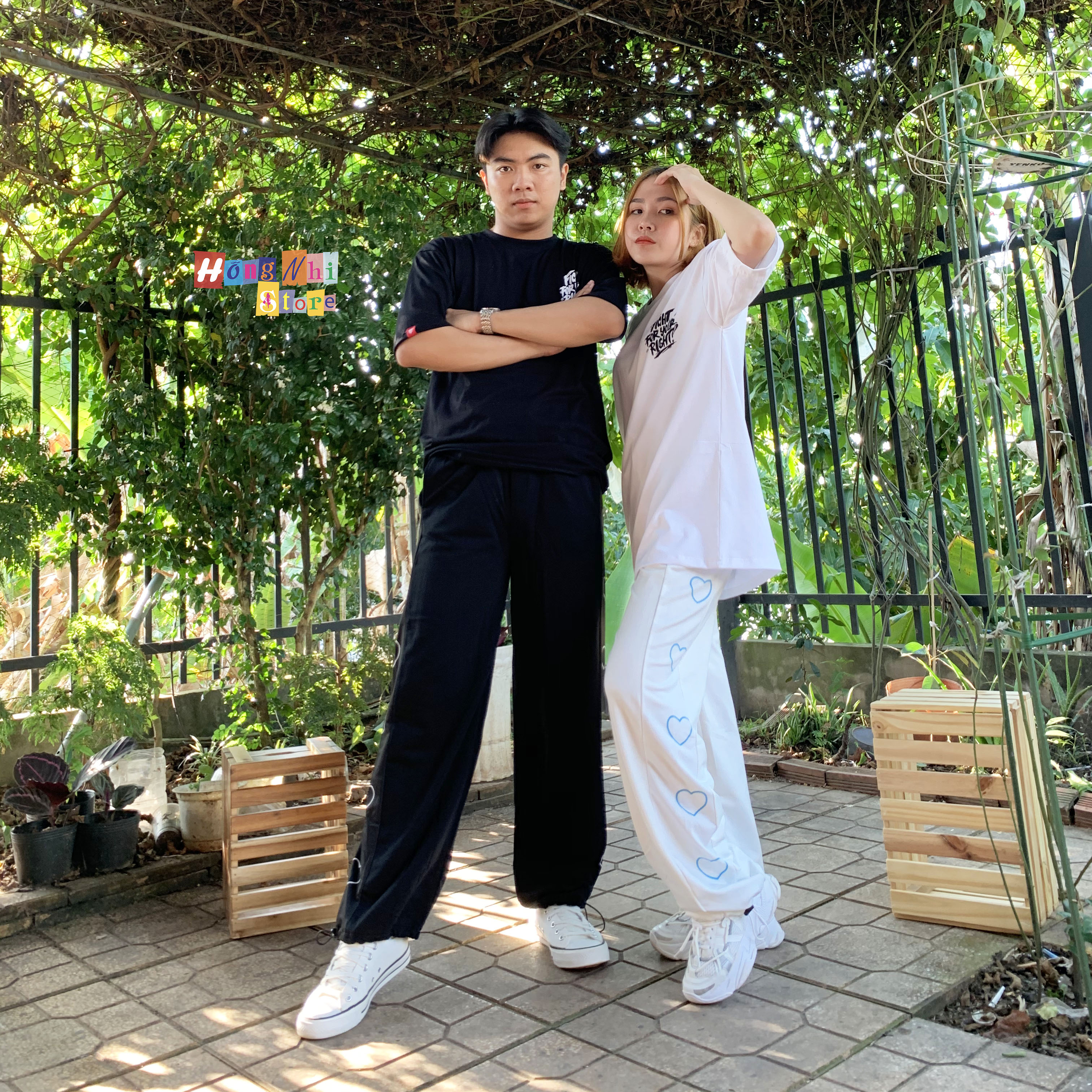 Quần Jogger Line Trái Tim Ulzzang Unisex Jogger Phối Sọc In Hình Dây Rút Lai Ống Rộng - MM