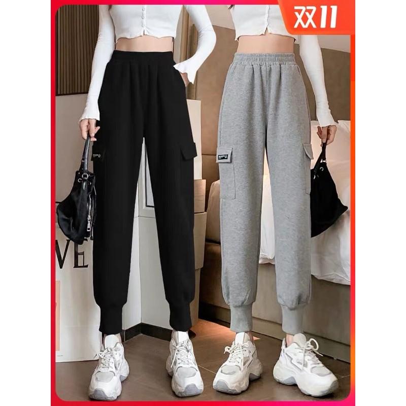 Quần Jogger Da Cá Túi Hộp Mác Chữ