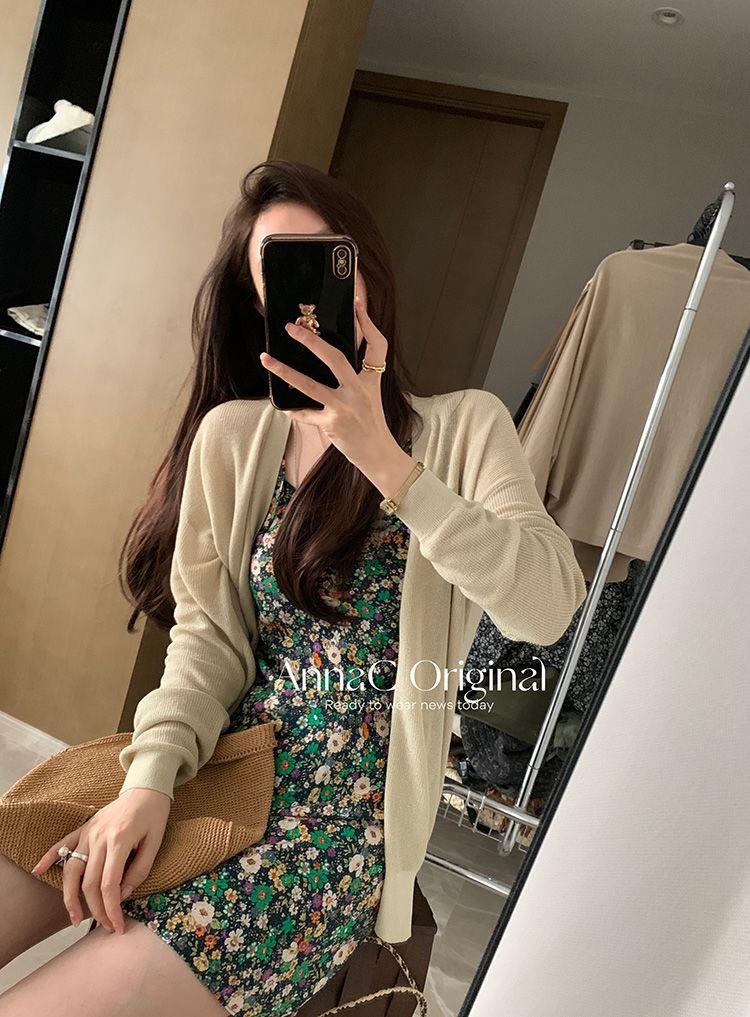 DONGSHOP 2023 Mùa hè Hàn Quốc cổ điển sling váy hoa mảnh đầm thiết kế phụ nữ nhỏ v cổ khí chất một từ váy ngắn
