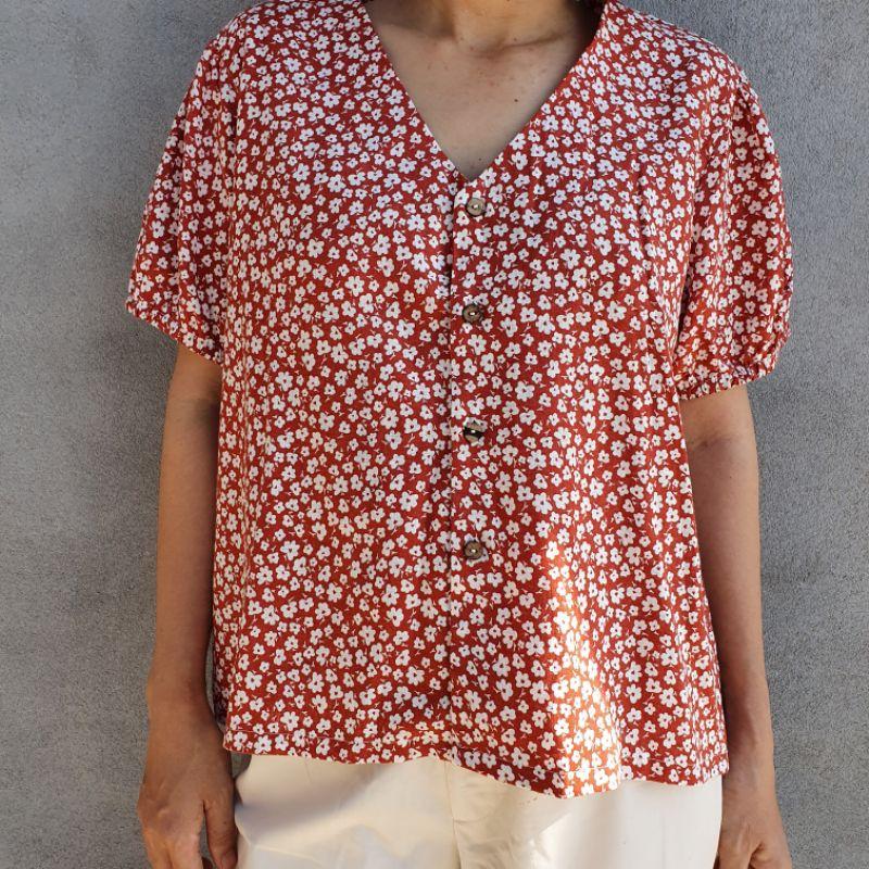Áo linen đỏ bông