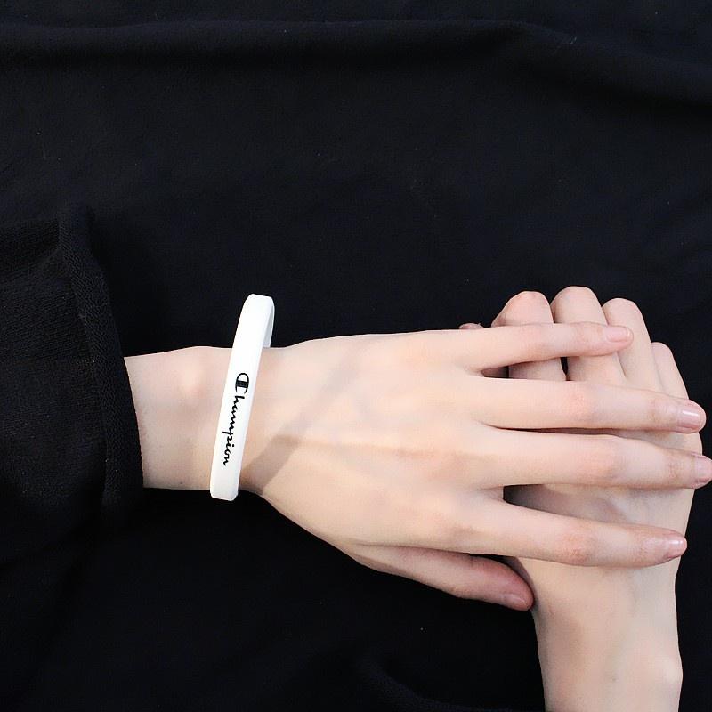 Set vòng tay silicon unisex phong cách ulzzang màu đen, trắng cá tính cho nam nữ