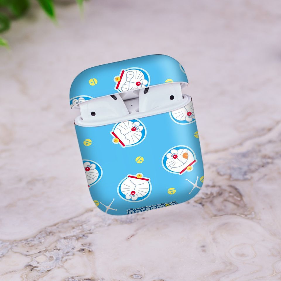 Miếng dán skin chống bẩn cho tai nghe AirPods in hình Doremon - Dor011 (bản không dây 1 và 2)