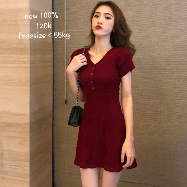 Váy nữ dáng chữ A, vải dệt kim, tay ngắn, cổ chữ V, có cúc khuy ngực