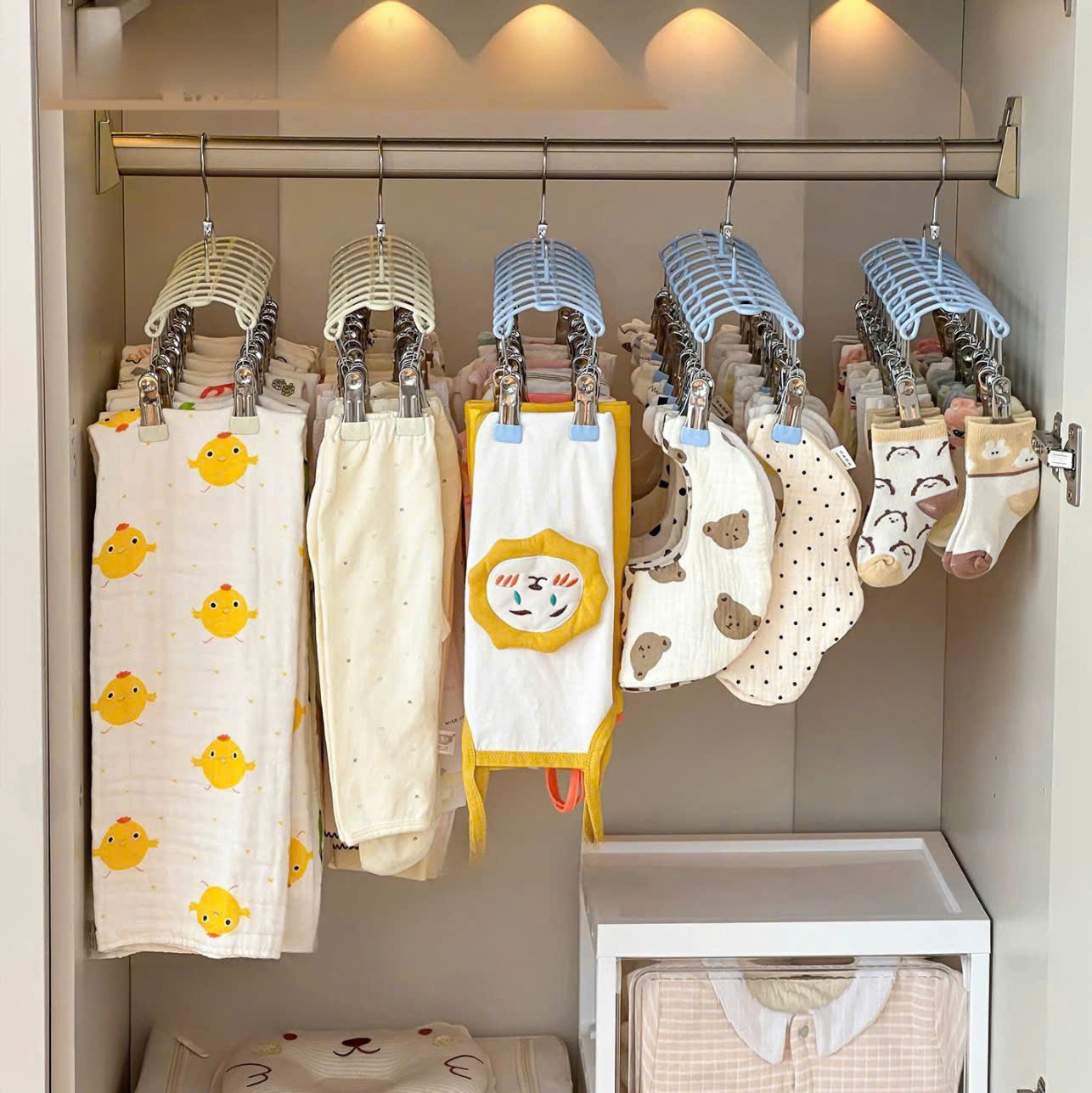 Móc Vòm 20 Kẹp Phơi Đồ Lót &amp; Đồ Trẻ Em Chống Trượt – Móc Kẹp Treo Tất Vớ Chống Gió, Móc Treo Quần Áo Thép Bọc Nhựa 37cm - HÀNG CHÍNH HÃNG MINIIN