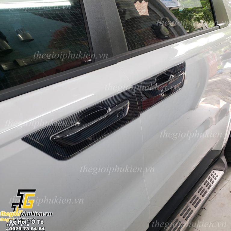 Ốp hõm cửa xe Kia Carnival 2022 nhựa ABS vân Carbon cao cấp