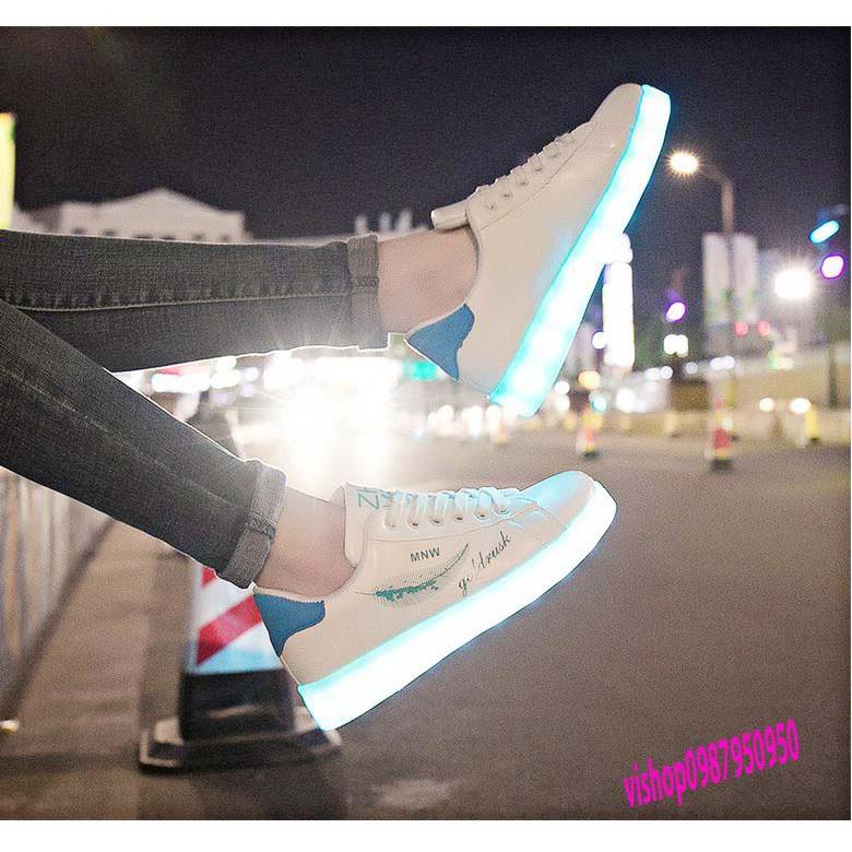GIÀY PHÁT SÁNG LÔNG VŨ XANH - 8 CHẾ ĐỘ SÁNG 7 MÀU mã UD857