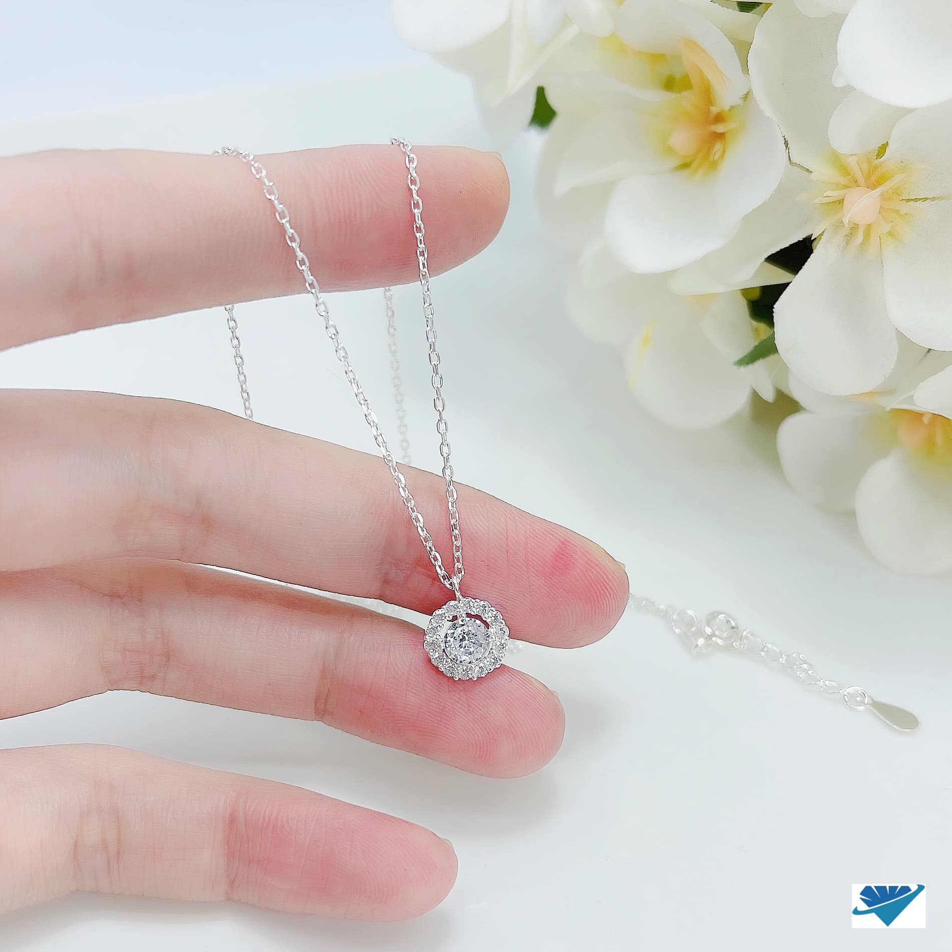 Dây chuyền nữ mặt đá tròn chất liệu bằng bạc MS82t