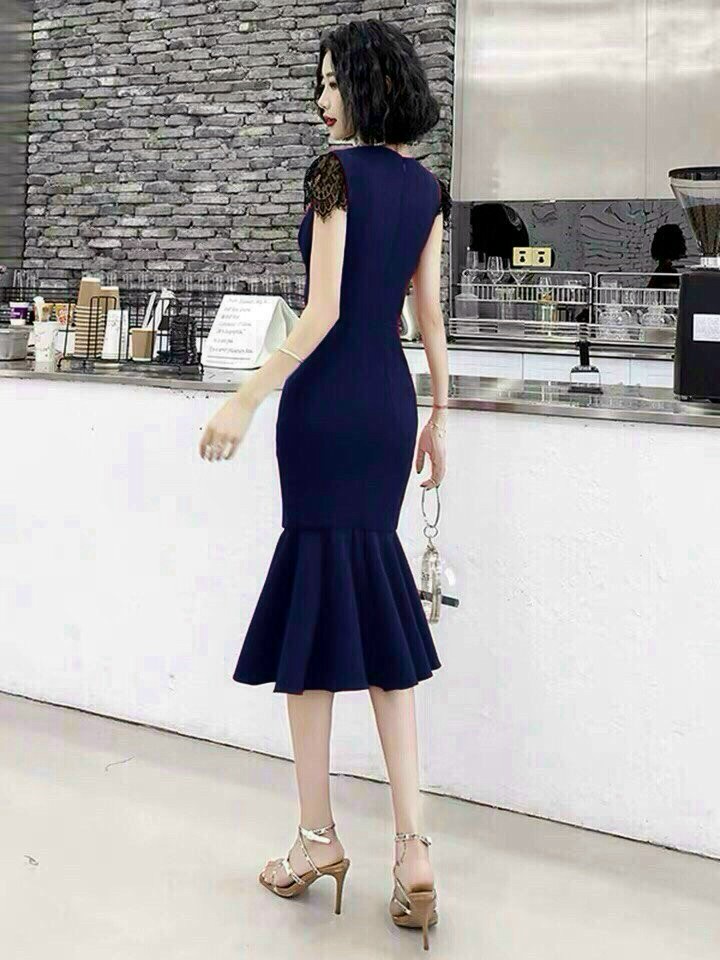ĐẦM ÔM ĐUÔI CÁ XANH PHỐI REN chất vải thun poly dày dặn,thoáng mát và co giãn tốt. Đầm thích hợp cho chị em đi chơi,đi làm công sở hoặc đi tiệc nhé