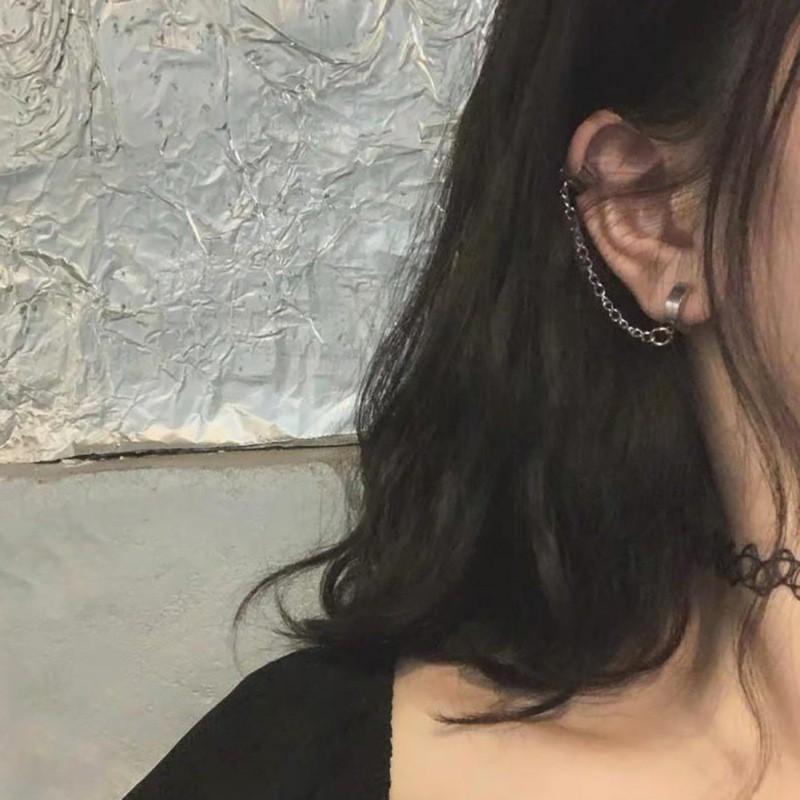 Khuyên tai dáng tròn phong cách thời trang cho nữ