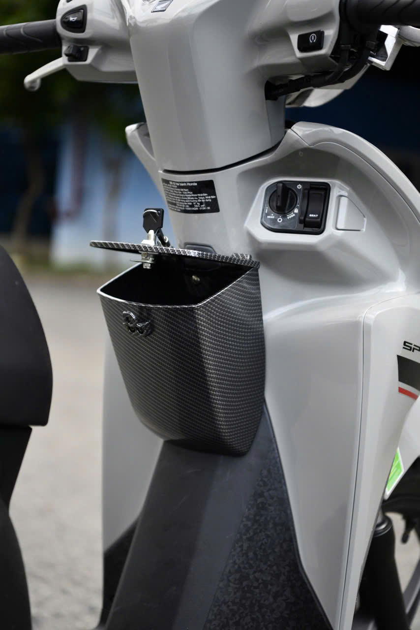 Hộc rổ đựng đồ mini gắn Vision 2014-2025 có nắp và móc treo đồ