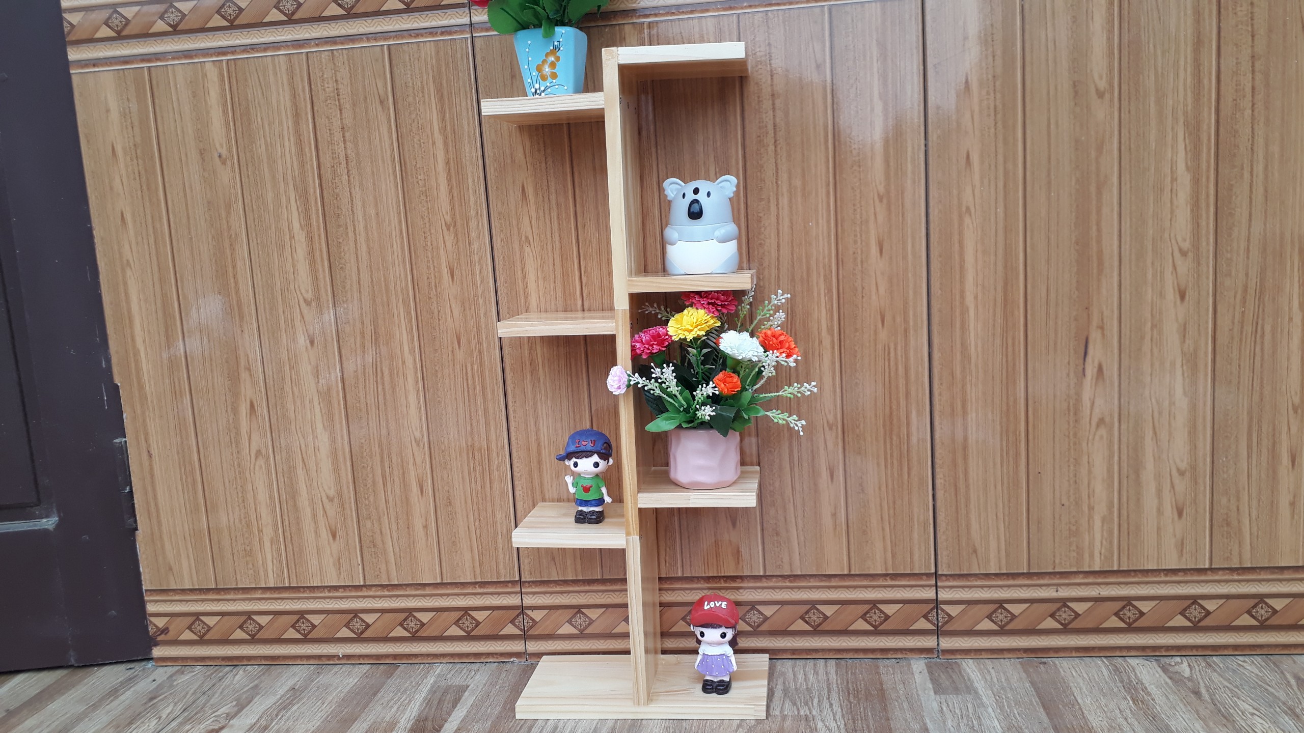 Kệ gỗ thông để chậu hoa, cây cảnh sang trọng kích thước 60x25x12