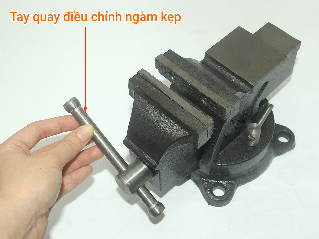 Ê tô mâm xoay có đe 3 inch độ mở tối đa 90mm tặng kèm 1 đôi găng tay bảo hộ cảm ứng
