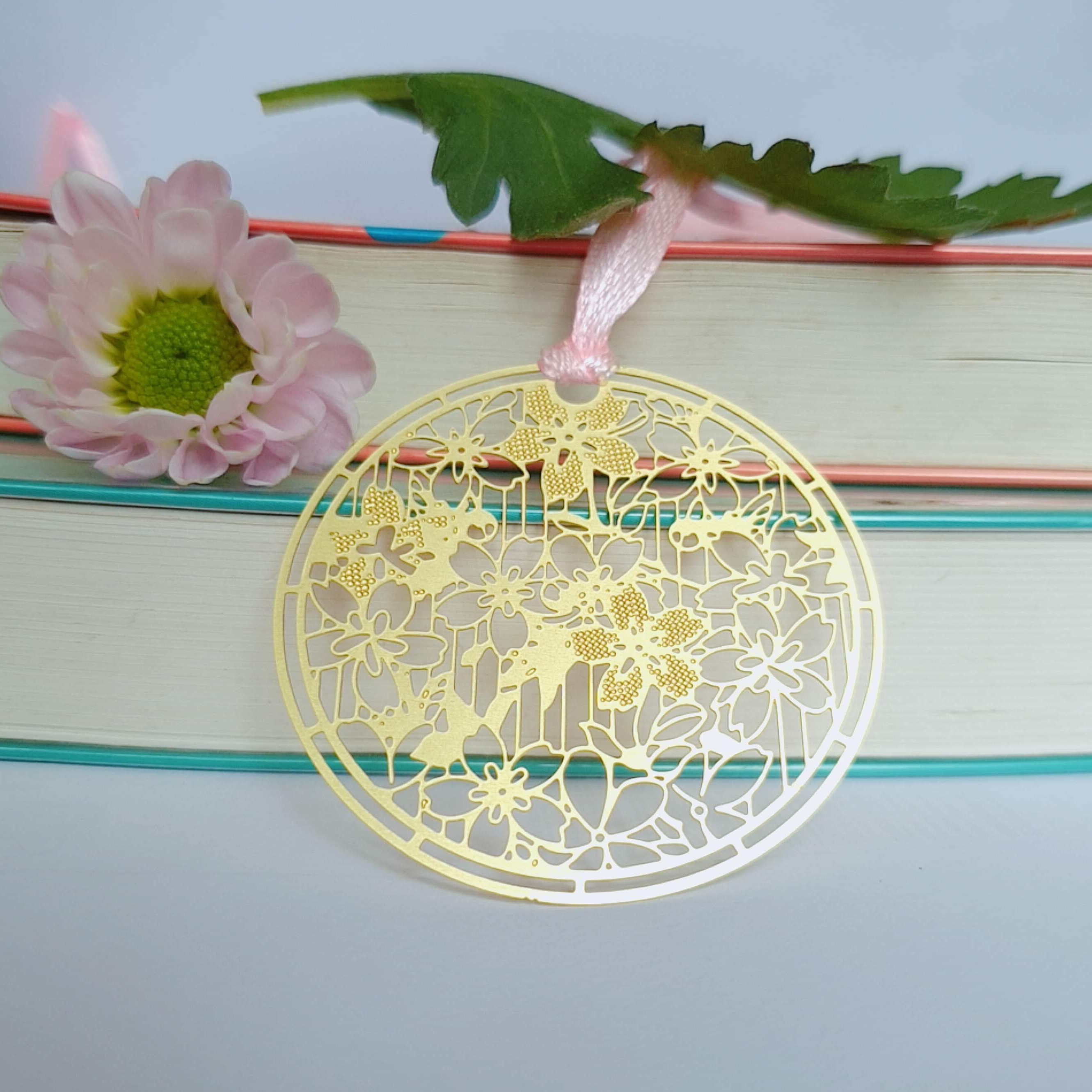 Bookmark kim loại họa tiết sakura hình tròn 01