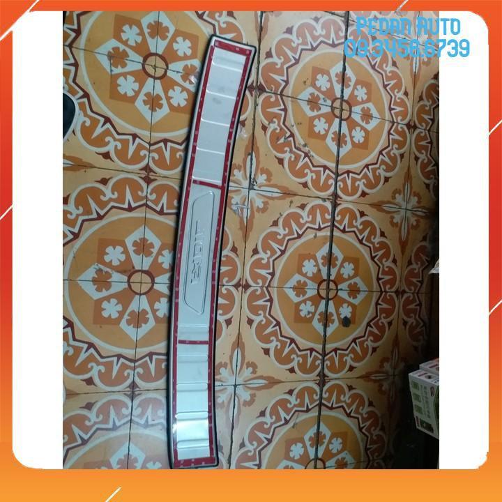 Chống trầy cốp ngoài inox xe Fadil 2019