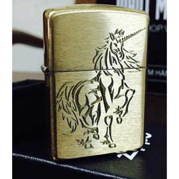 Bật Lửa ZIPPO KHẮC NGỰA MỘT SỪNG 01 – 204B.NGUAMS01