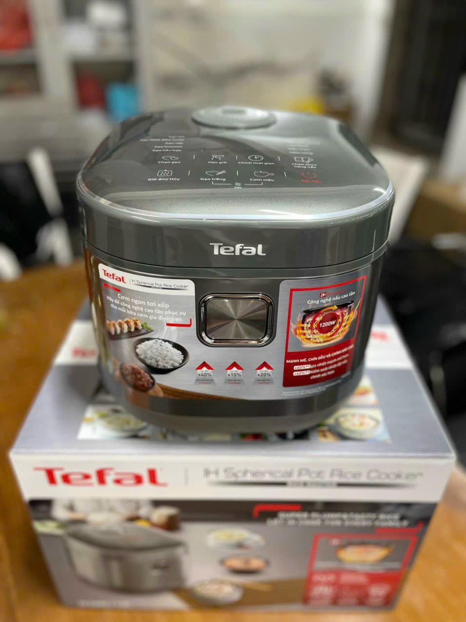 Nồi cơm điện cao tần Tefal RK818A68, Công suất 1200W, Dung tích 1,8 lít, Lòng nồi dạng niêu dày 2 mm với kết cấu là 6 lớp, Hàng chính hãng -  Bảo hành 2 năm