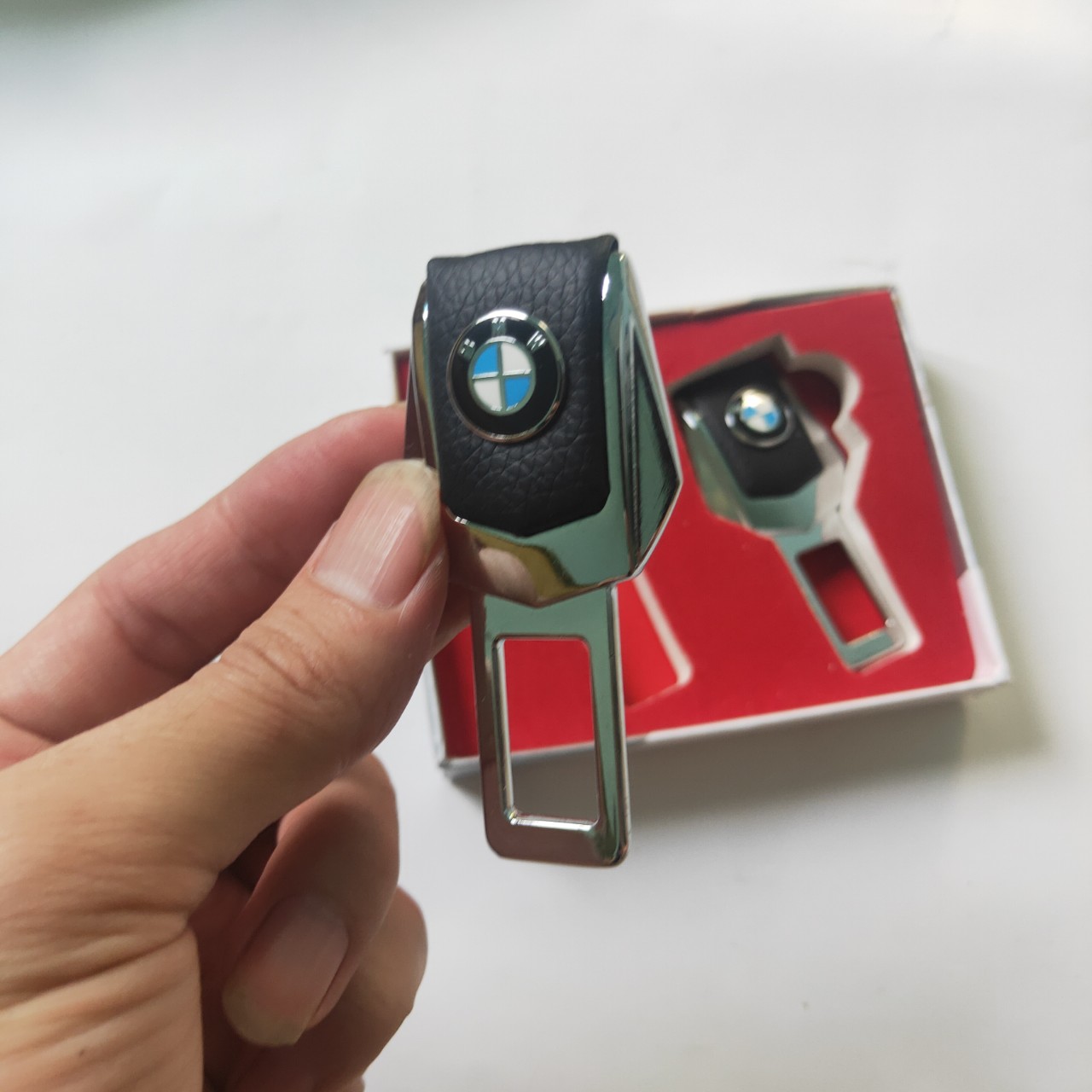 Bộ 2 Chốt ngắt tiếng kêu, chốt cài Khóa dây an toàn Ô tô BMW