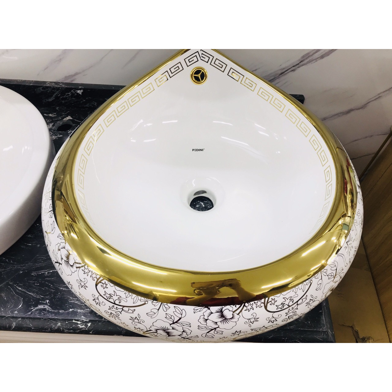 Chậu lavabo giọt lệ đài trang để bàn đá