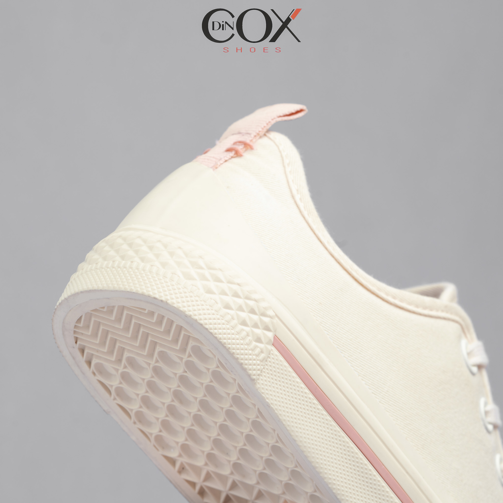 Giày Sneaker Vải Nữ DINCOX C20 Nữ Tính Sang Trọng Off/White