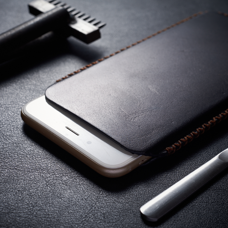 Bao Da Rút dành cho Iphone XS Max Luxury Handmade Da Bò Thật