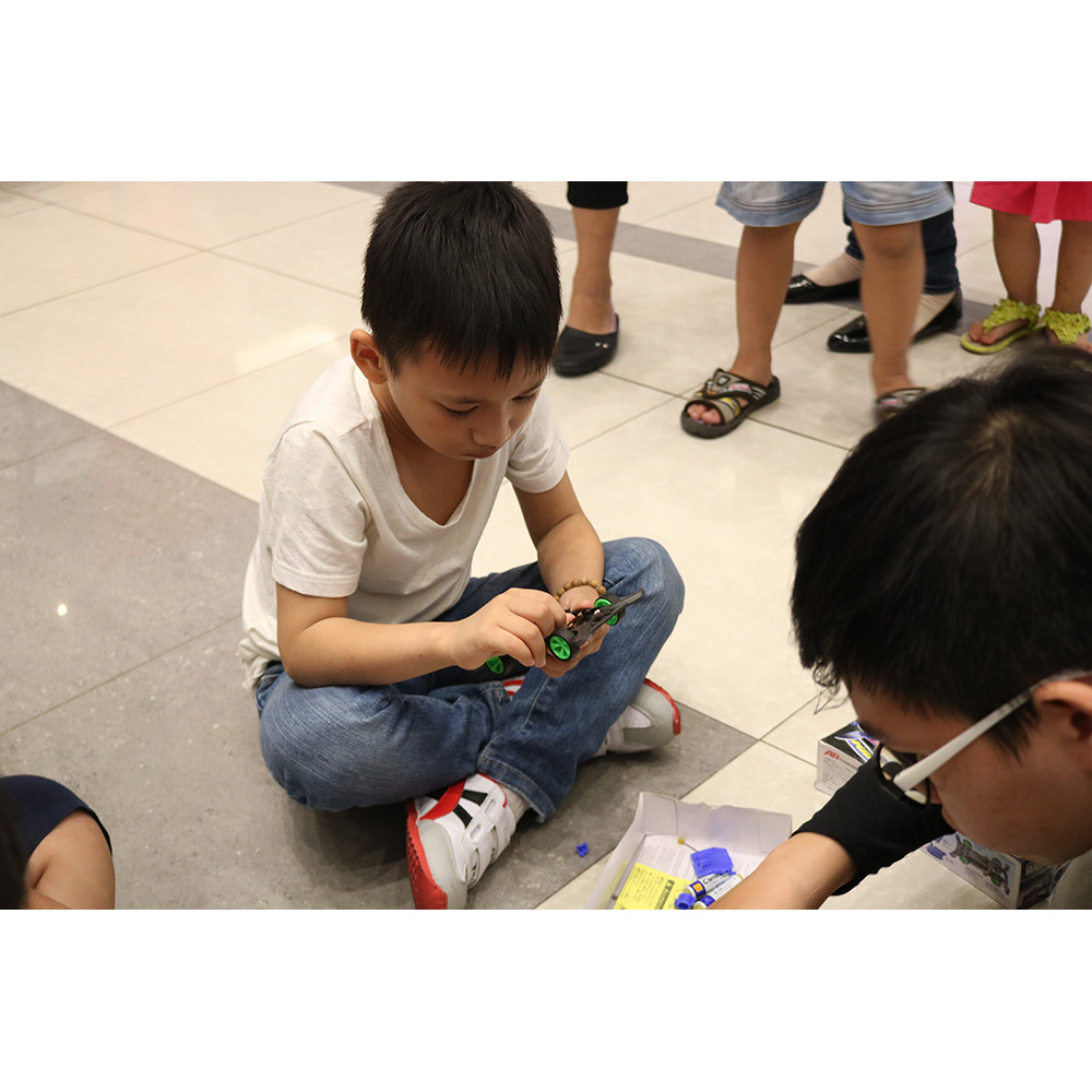 Xe Đua Lắp Ráp Tamiya Mini 4WD Avante Azure