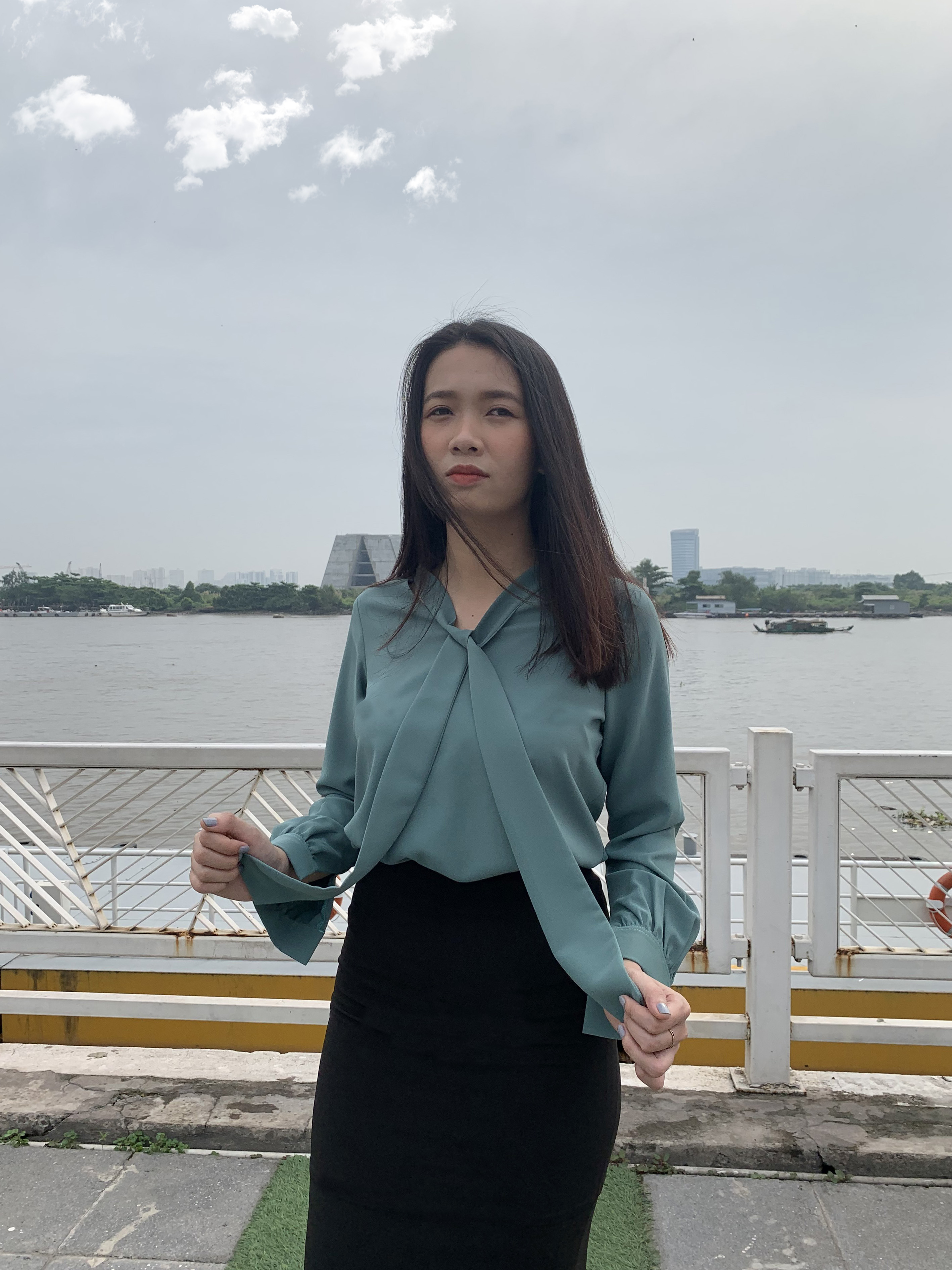 Chân Váy Bút Chì Thiết Kế - Chây Váy Thời Trang Công Sở xẻ Sau - Đen - BL0022