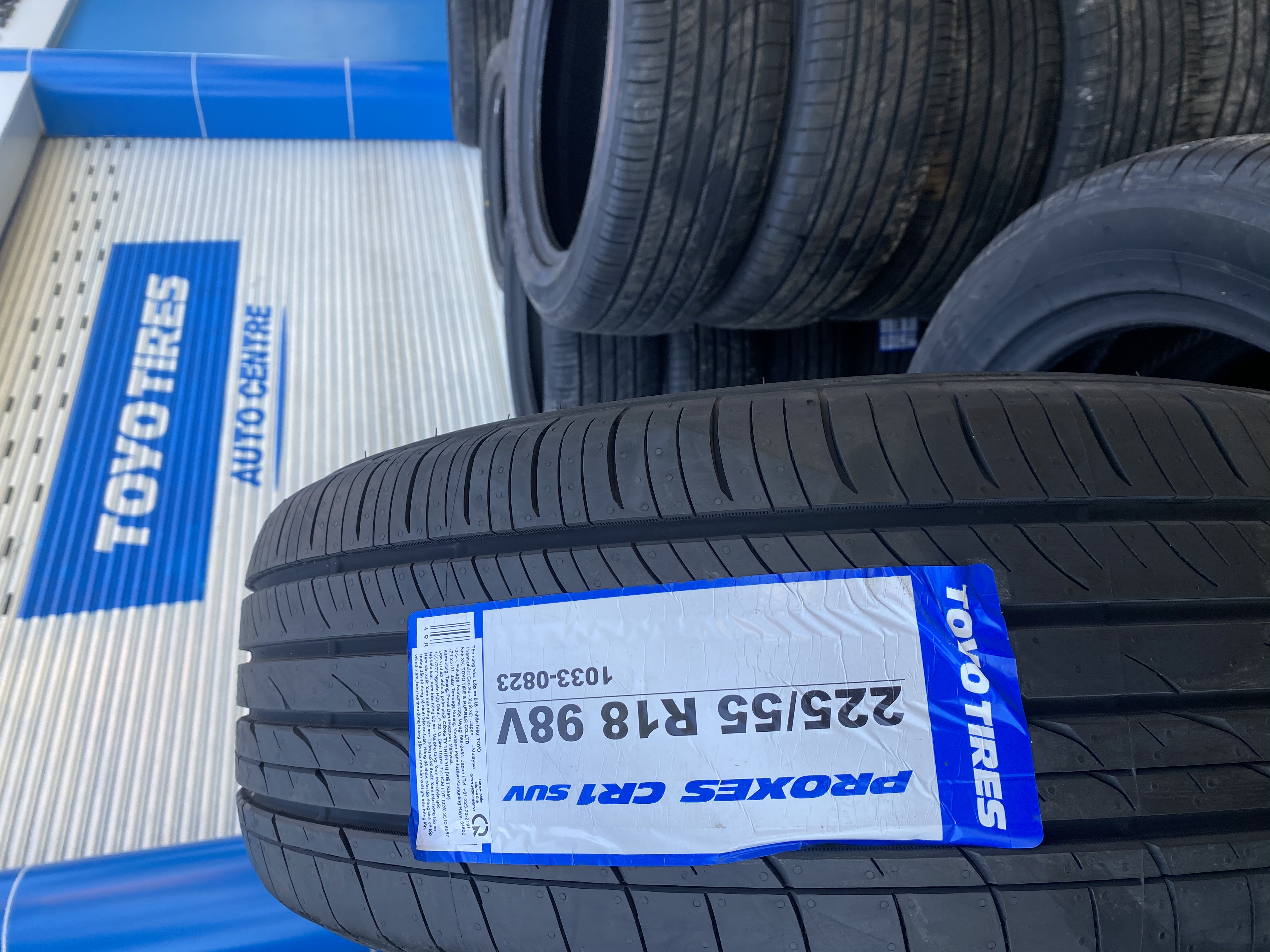 Lốp Toyo 215/45r17