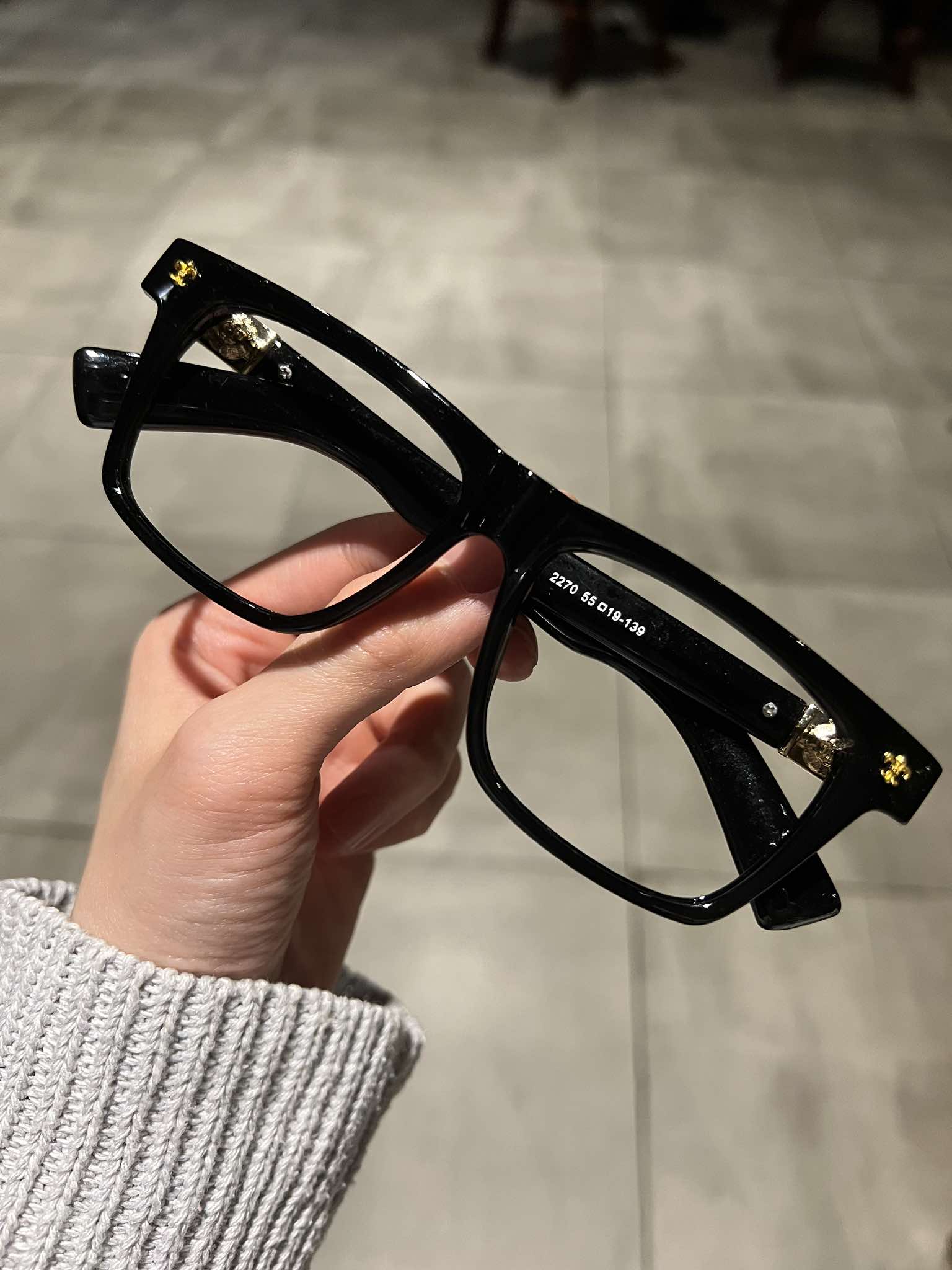 Kính gọng CH Mắt vuông form to thời trang