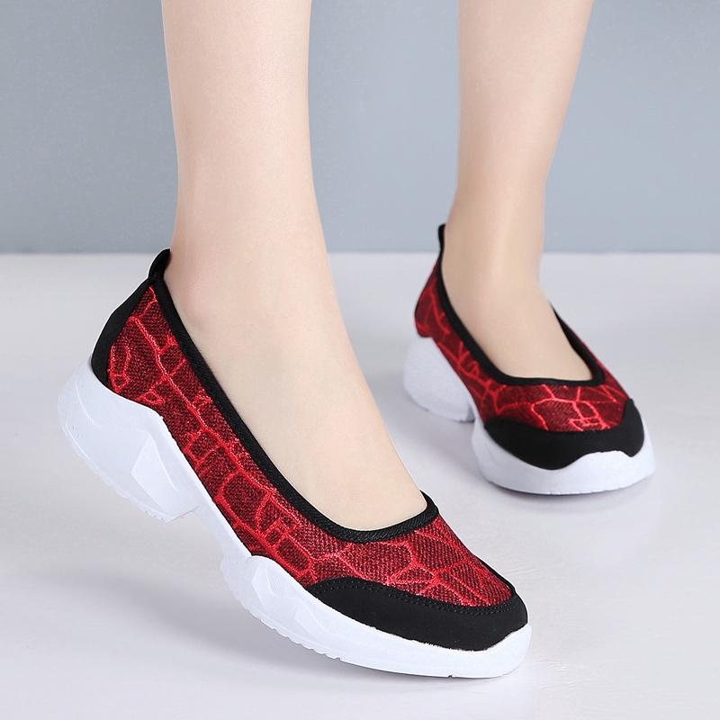 2020 Fashion women outdoor soft breathable black running sneakers casual sport shoes