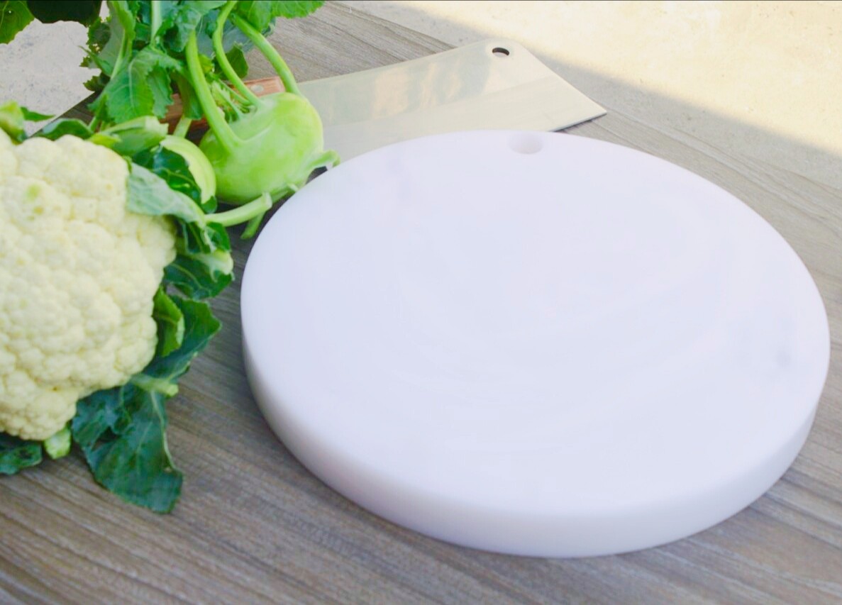 Thớt nhựa tròn 30cm dày 3cm, có quai xách, nhựa nguyên sinh HDPE