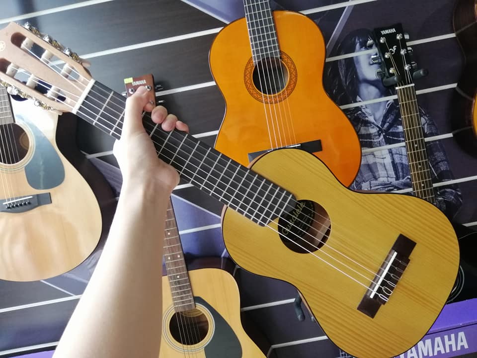 Đàn guitarlele(1/2) Yamaha GL1