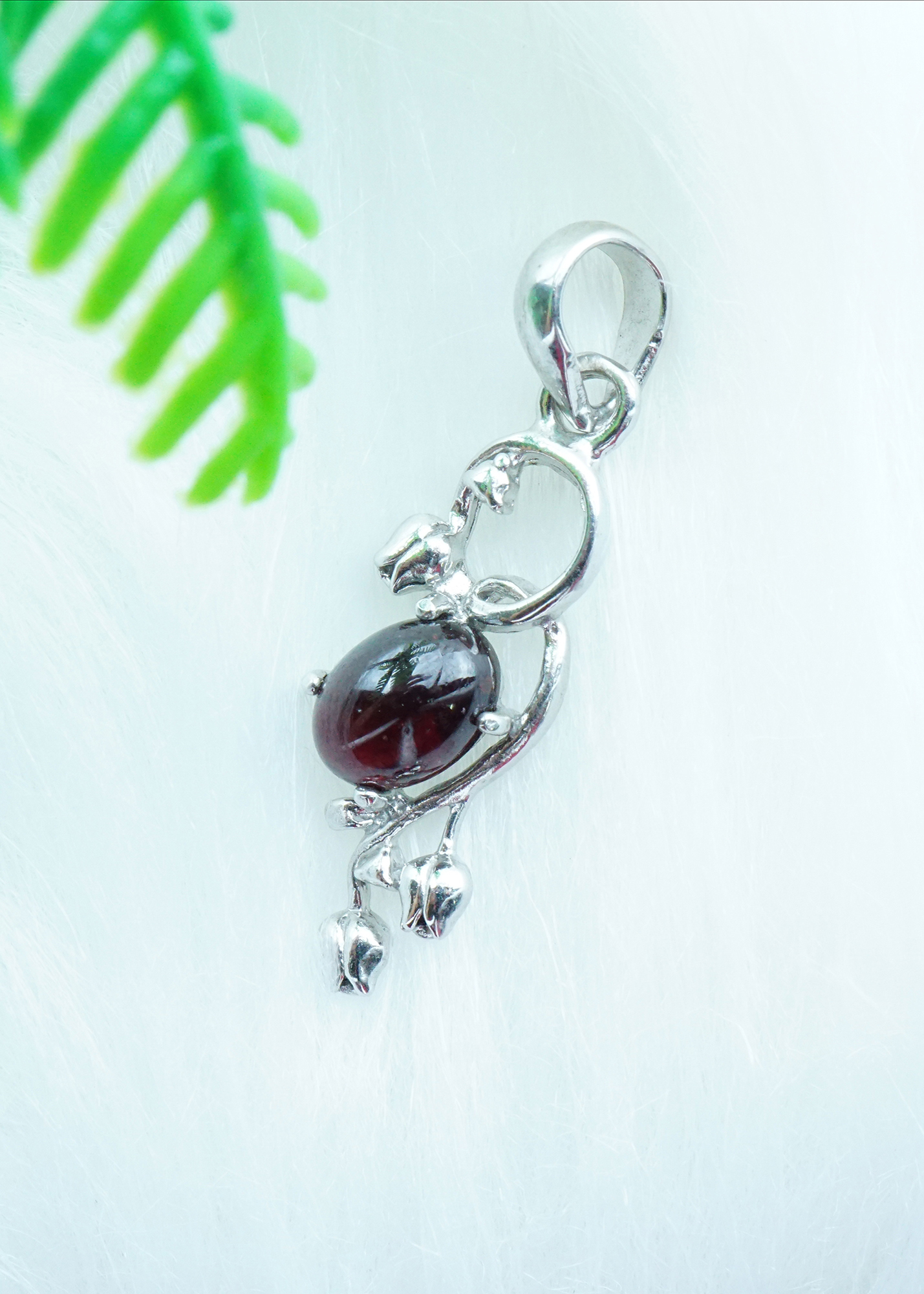 Mặt dây chuyền bạc 925 đính đá Garnet ngọc hồng lựu tự nhiên kiểu hoa tulip MDG6