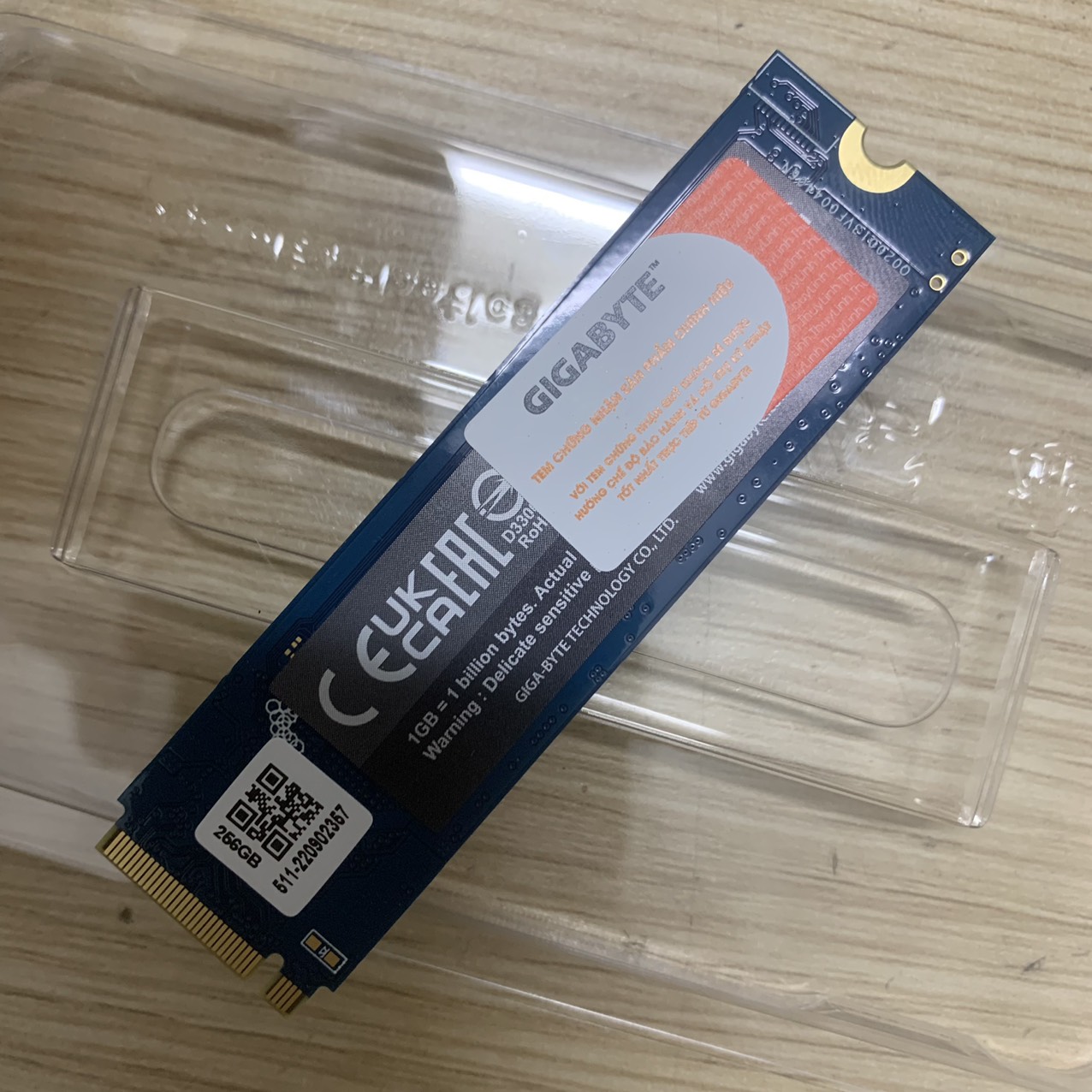 Ổ cứng SSD Gigabyte 256GB M.2 2280 PCIe NVMe Gen 3x4 (GP-GSM2NE3256GNTD) tốc 1700/1100 Mb/s- Hàng chính hãng