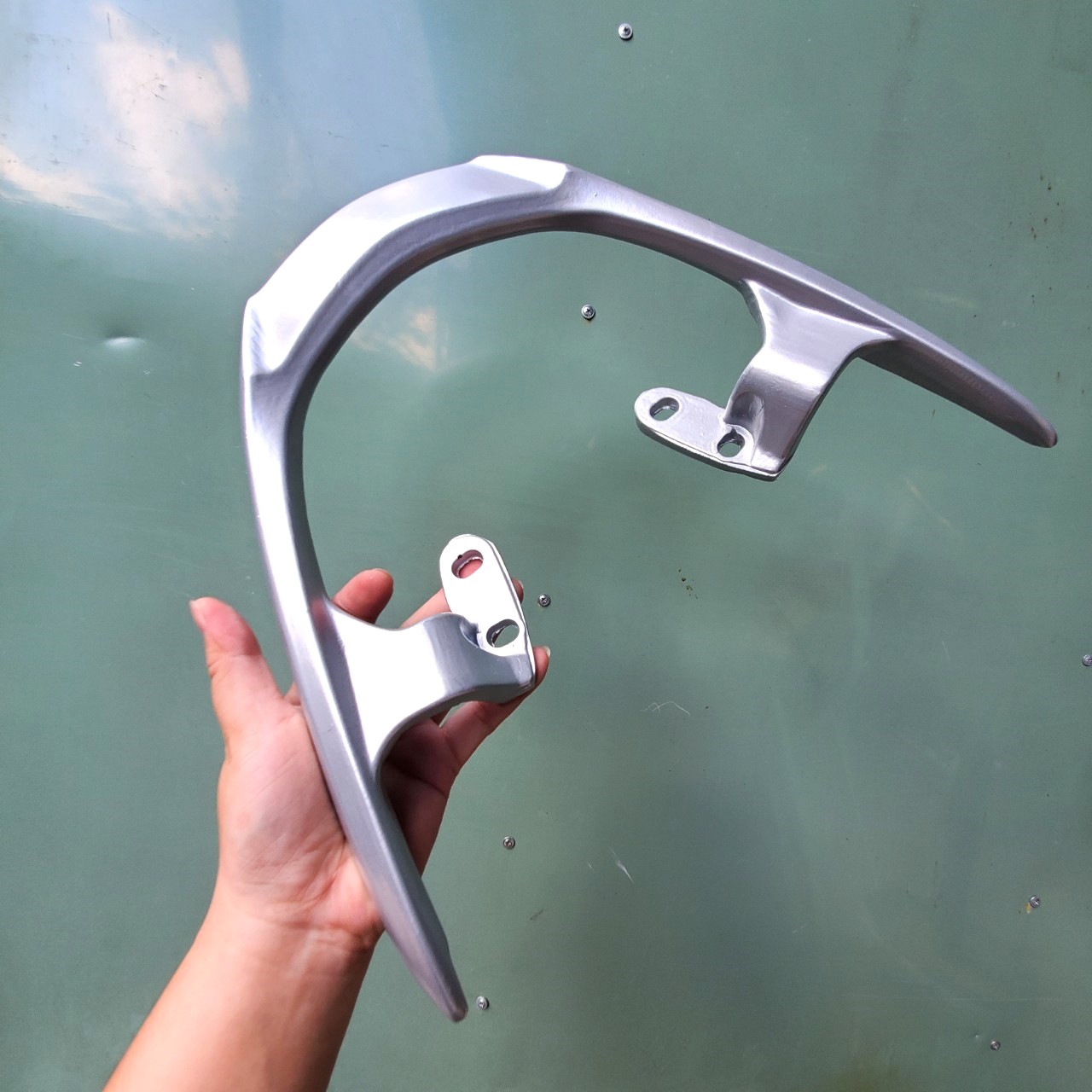 Cảng sau Sirius kiểu Mio