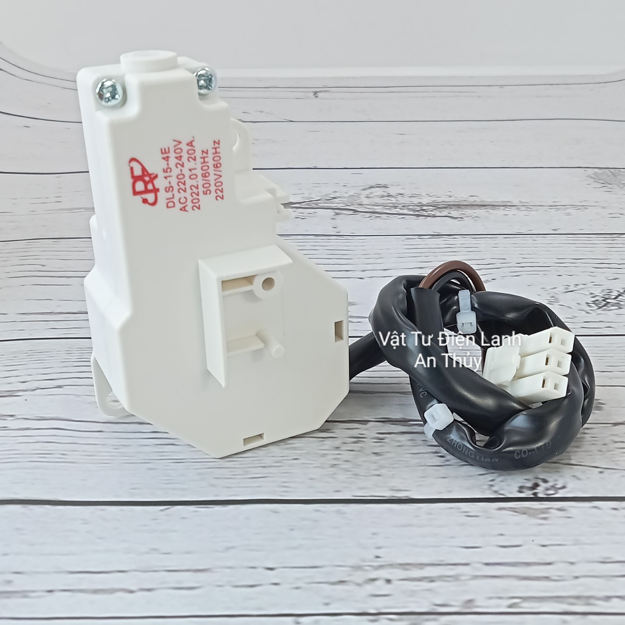 Công tắc khóa cửa máy giặt TOSHIBA cửa trên D980 3 chân 220V RF DLS-15-4E
